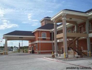 Belmont Inn And Suites Beeville Exterior foto